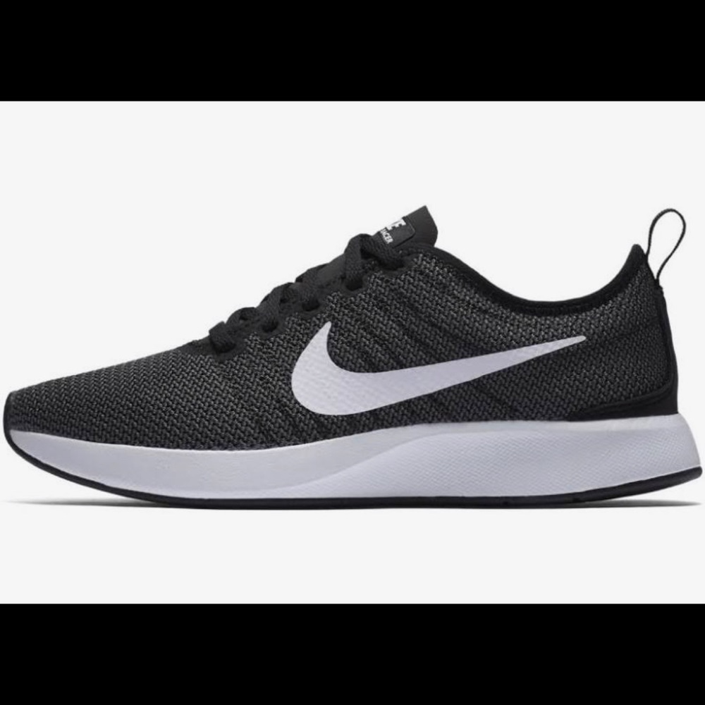 Nike Black & White Dualtone Racer athletic shoe!